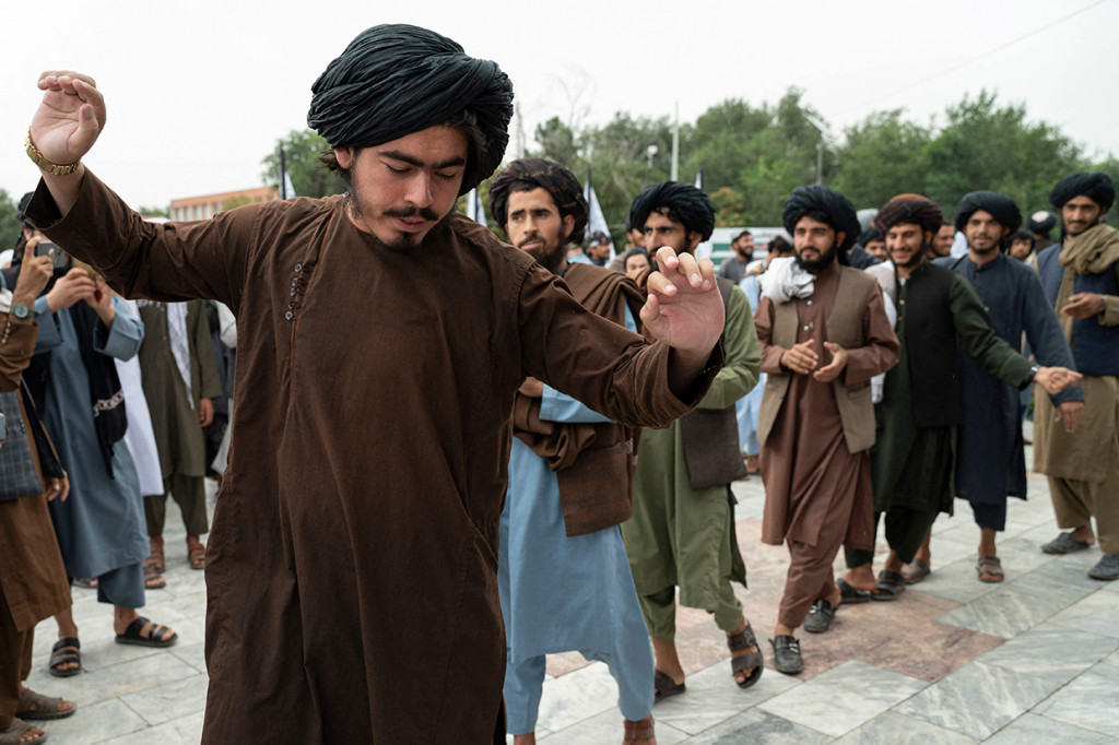 Tepat setahun yang lalu, Taliban merebut Kabul setelah serangan kilat nasional terhadap pasukan pemerintah
.