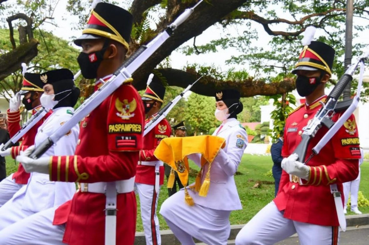 Tim pasukan pengibar bendera pusaka yang dinamai Pancasila Sakti akan bertugas dalam proses Upacara Penurunan Bendera Negara Sang Merah Putih Hari Ulang Tahun ke-77 Kemerdekaan RI di halaman Istana Merdeka, Jakarta, Rabu, 17 Agustus 2022.