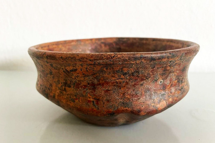 Guatemala pada hari Rabu, 17 Agustus 2022 mengatakan bahwa mereka telah menerima kembali 33 artefak pra-Columbus yang secara sukarela dikembalikan dari koleksi pribadi di Jerman.