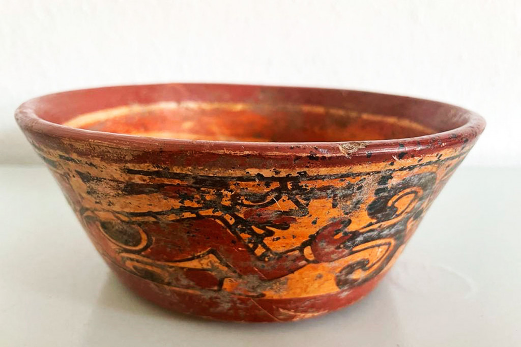 Benda-benda yang dikembalikan itu termasuk mangkuk, bejana, dan patung-patung keramik yang berasal dari periode antara 1.000 SM dan 250 M, dan 250-900 M.