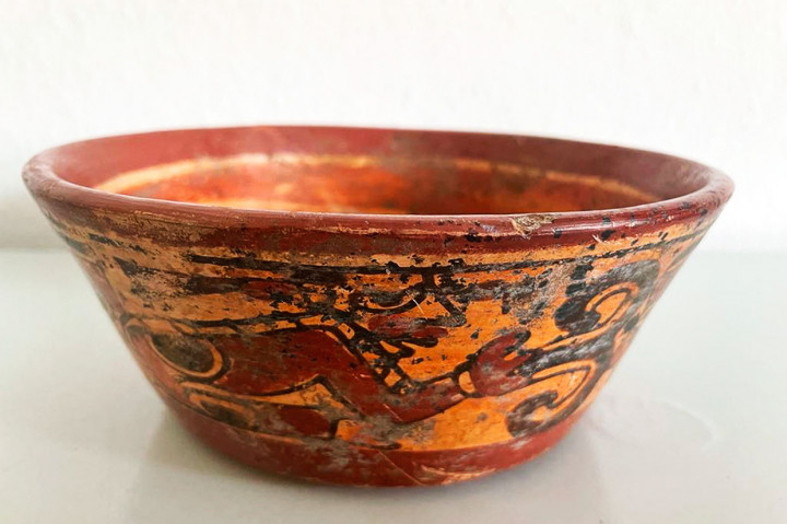 Benda-benda yang dikembalikan itu termasuk mangkuk, bejana, dan patung-patung keramik yang berasal dari periode antara 1.000 SM dan 250 M, dan 250-900 M.