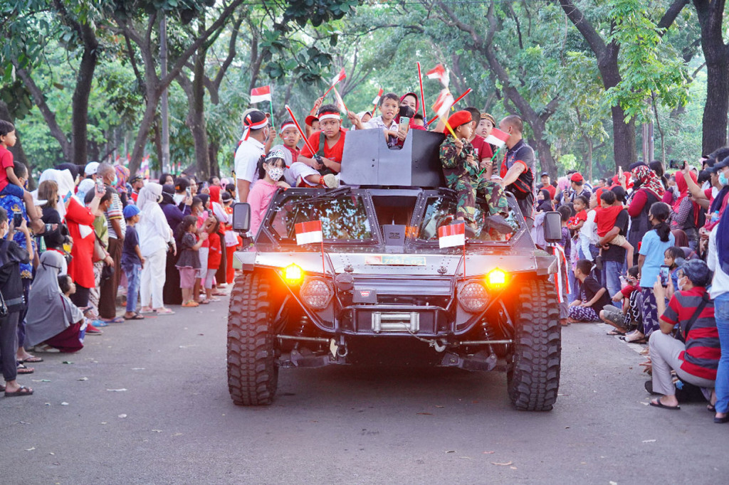 Kemudian lomba karnaval dan ditutup dengan acara hiburan panggung prajurit.