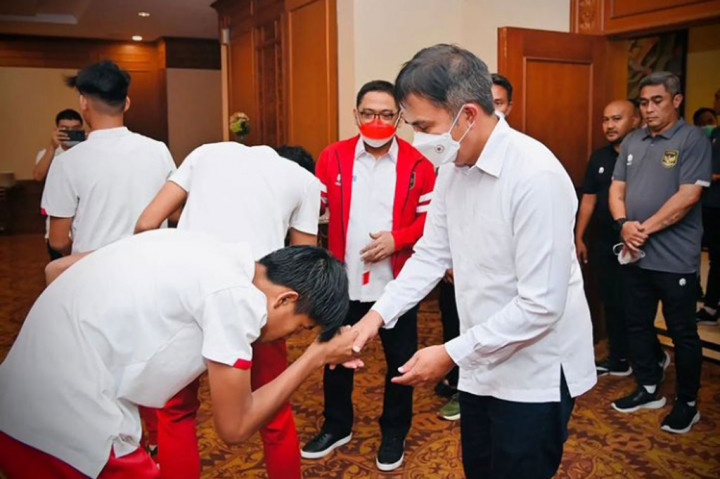 Timnas U-16 Indonesia menjuarai Piala AFF U-16 2022 sesudah menundukkan Vietnam 1-0 dalam partai final di Stadion Maguwoharjo, Sleman, DI Yogyakarta, Jumat, 12 Agustus pekan lalu.