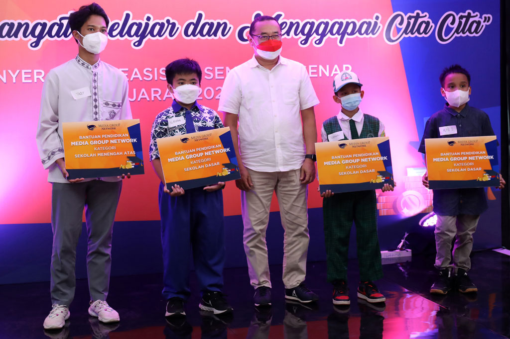 “Tahun ini sekitar 66 anak yang kita berikan bantuan pendidikan dari SD sampai perguruan tinggi. Kita di Media Group bukan sekadar rekan kerja atau urusan perusahaan dengan karyawan saja, tapi kita semua adalah bagian dari keluarga besar yang saling mengisi satu sama lain,” kata Mirdal.