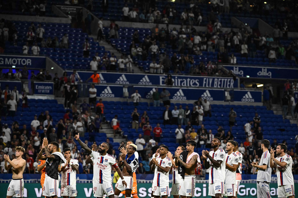Kemenangan tersebut membawa Lyon untuk sementara naik ke peringkat kedua klasemen sementara, di bawah Paris Saint-Germain. Sementara  Troyes tetap berada di dasar klasemen dan sejauh musim ini belum pernah menang.