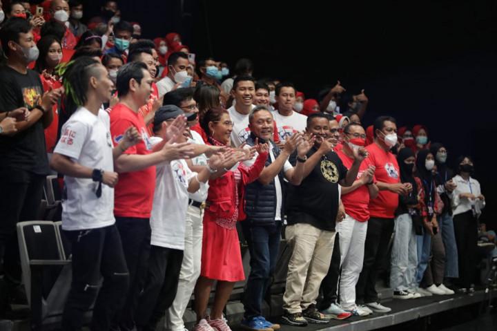 Menyamtut Hari Ulang Tahun ke-77 Kemerdekaan RI, Media Group Network menyelenggarakan Pesta Rakyat. Layaknya acara 17-an, Pesta Rakyat juga dimeriahkan dengan rangkaian perlombaan yang mempertandingkan tim merah yang dipimpin mantan Menteri Kelautan dan Perikanan Susi Pudjiastuti serta tim putih oleh Menteri Perdagangan Zulkifli Hasan.