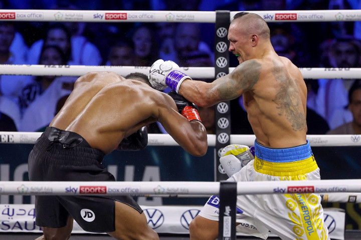 Dalam duel yang tersaji di King Abdullah Sports City, Minggu, 21 Agustus 2022, Petinju asal Ukraina itu menang angka melalui split decision.