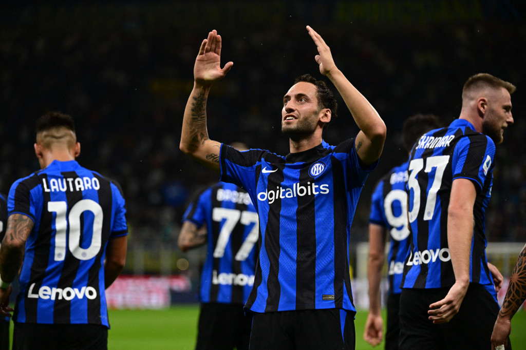Inter Milan vs Spezia di pekan kedua Liga Italia 2022-2023 telah berlangsung pada Minggu, 21 Agustus 2022, dini hari WIB. Bermain di kandang sendiri, Nerazzurri  berhasil menumbangkan Spezia dengan skor 3-0. 