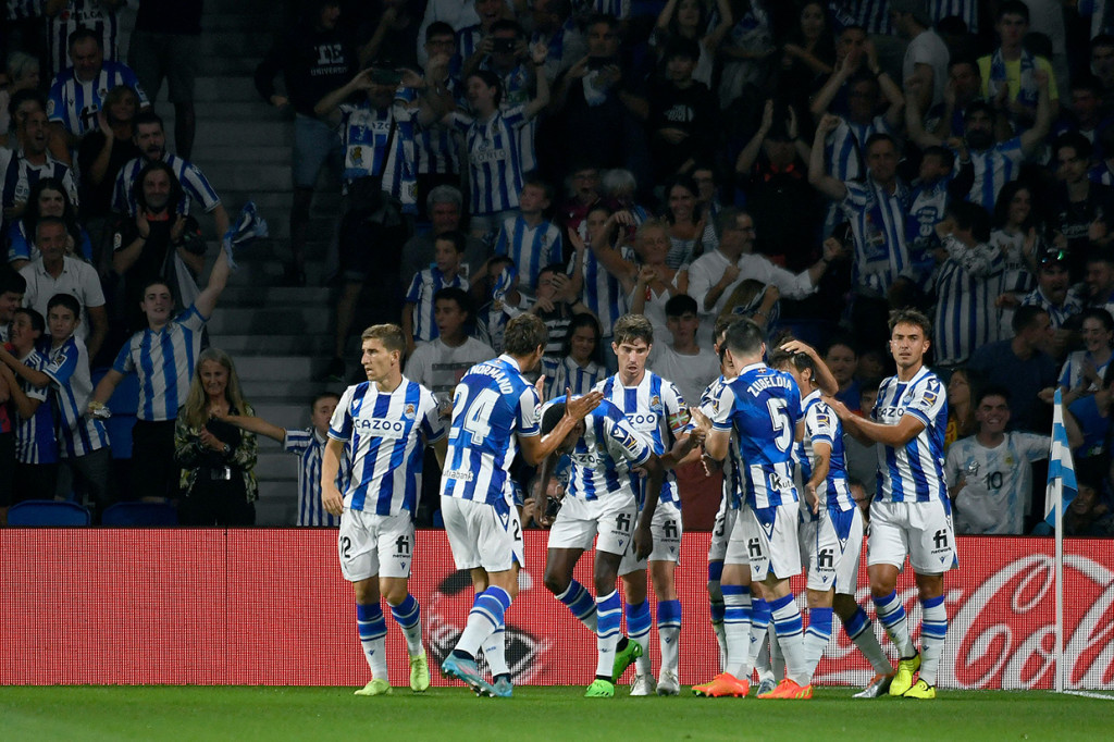 Sementara itu, satu gol Real Sociedad tercipta pada menit keenam lewat Alexander Isak.