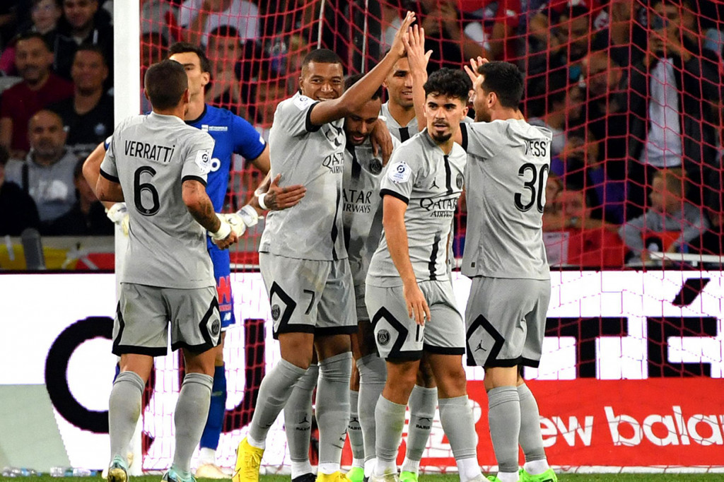 Kemenangan ini membawa PSG memimpin puncak klasemen Liga Prancis dengan 9 poin. Lille tertahan di urutan ke-12 dengan 4 poin.