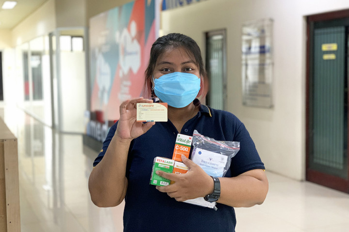 Dalam kegiatan ini, Media Group Network juga memberikan paket multivitamin kepada peserta. Multivitamin itu diharapkan mampu meningkatkan daya tahan tubuh seluruh karyawan.