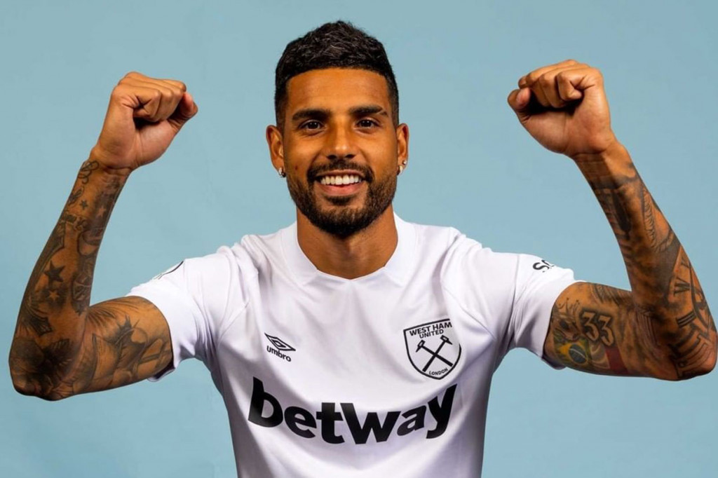 West Ham United merekrut bek Emerson Palmieri dari Chelsea dalam kesepakatan senilai 15 juta pound (Rp298 miliar) pada Selasa, 23 Agustus 2022 waktu setempat.
