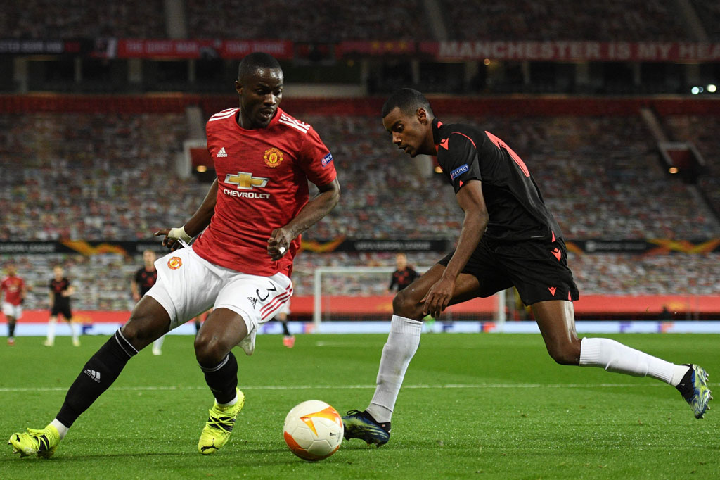 Eric Bailly didatangkan MU yang saat itu dilatih Jose Mourinho dari Villarreal pada musim panas 2016 dengan biaya transfer mencapai 38 juta euro atau sekitar Rp562 miliar.