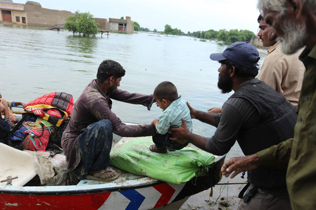 Menteri Perubahan Iklim Sherry Rehman mengatakan pihak berwenang akan mengajukan permohonan bantuan internasional setelah penilaian selesai.