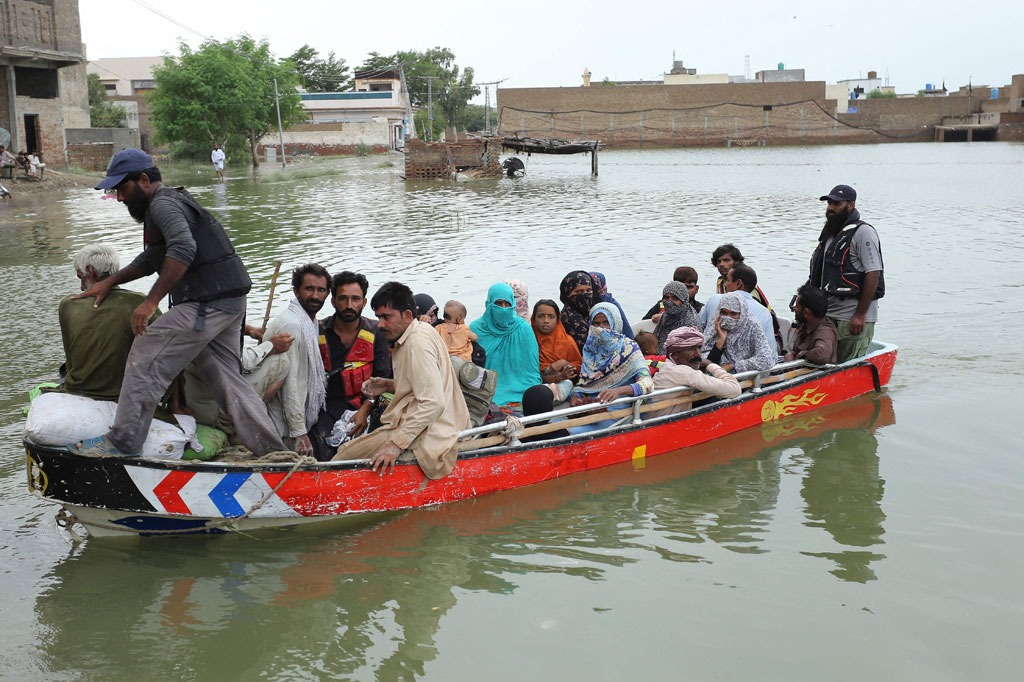 Rekor hujan muson menyebabkan bencana banjir besar di Pakistan. Hujan lebat terus mengguyur sebagian besar Pakistan hingga Rabu, 24 Agustus 2022. Pihak berwenang melaporkan belasan orang meninggal dalam 24 jam terakhir. Korban meninggal secara keseluruhan sejak bencana alam tersebut terjadi pada Juni telah mencapai sekitar 800 orang.