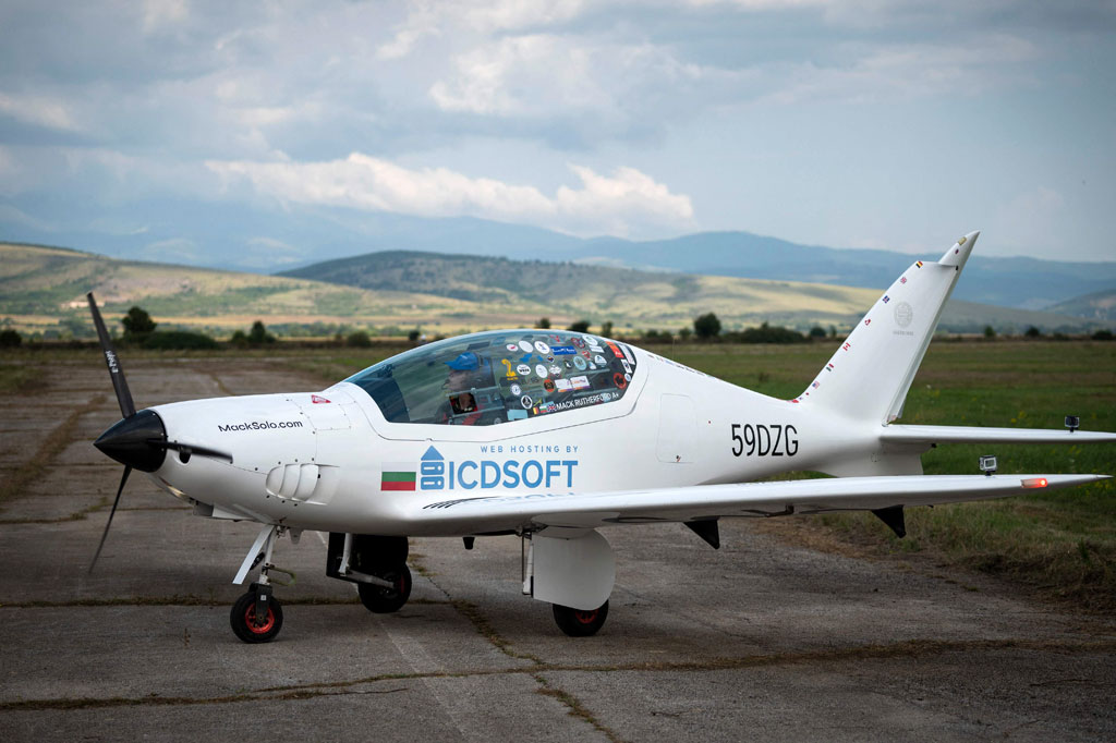 Penerbangannya yang memecahkan rekor dunia tersebut menempuh jarak 54.000 kilometer (34.000 mil) dalam 221 jam waktu terbang melintasi 30 negara.