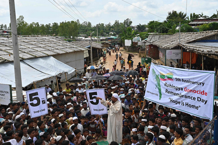 Ribuan pengungsi Rohingya mengadakan unjuk rasa