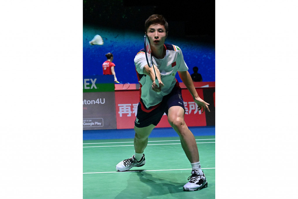 Ginting menaklukkan Shi Yu Qi melalui rubber game alias tiga gim dengan skor 21-11, 13-21, dan 21-18 dalam waktu 61 menit.
