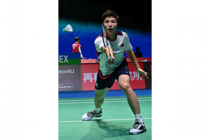 Ginting menaklukkan Shi Yu Qi melalui rubber game alias tiga gim dengan skor 21-11, 13-21, dan 21-18 dalam waktu 61 menit.