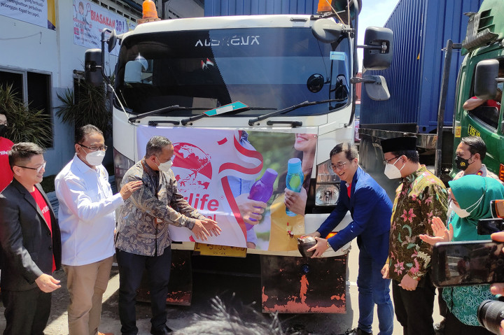 Pelepasan produk ekspor dilakukan Founder & President Moorlife, Hermanto Tanoko, didampingi Bupati Sidoarjo Ahmad Muhdor Ali dan perwakilan dari Kadin Jawa Timur. Pemberangkatan produk ekspor ditandai dengan pemecahan kendi.