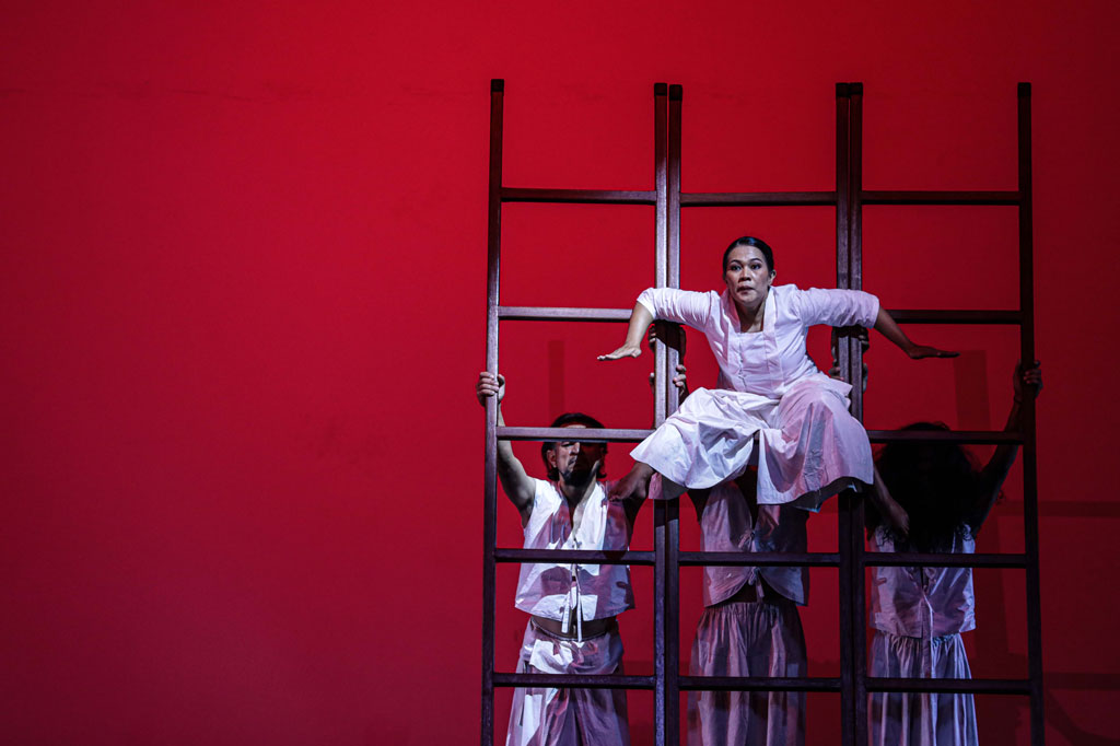 Pementasan ini menjadi pengingat bagi masyarakat Indonesia bahwa bencana alam akan selalu menjadi bagian dari kehidupan masyarakat karena lokasi geografis yang terletak di lintasan ring of fire. 