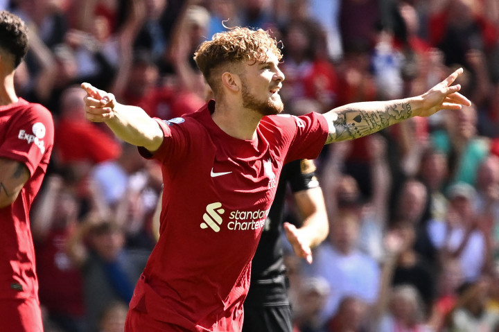 Harvey Elliott melakukan selebrasi usai mencetak gol ke gawang Bournemouth, pada pekan keempat Liga Inggris di Anfield, Sabtu, 27 Agustus 2022, malam WIB.