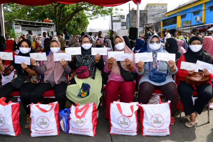 Menurutnya, kegiatan yang dilakukannya sudah biasa dikerjakan ketika mendatangi suatu daerah. Termasuk memberikan bantuan modal pada pedagang pasar harus dilakukan.