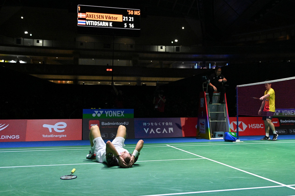 Kepastian itu datang berkat keberhasilan Viktor Axelsen mengalahkan wakil Thailand, Kunlavut Vitidsarn, dengan skor 21-5 dan 21-16, pada final BWF World Championship 2022, Minggu, 28 Agustus 2022.