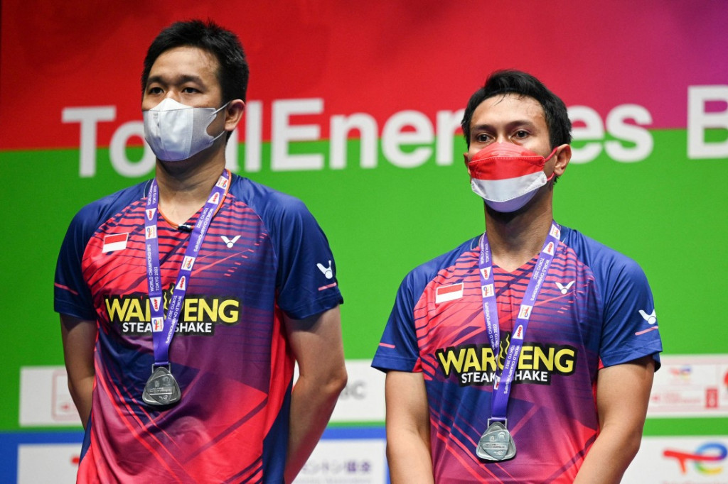 Mohammad Ahsan/Hendra Setiawan harus puas menjadi runner-up di BWF World Championship 2022 atau Kejuaraan Dunia BWF 2022. Hendra/Ahsan dikalahkan Aaron Chia/Soh Wooi Yik dua gim langsung.