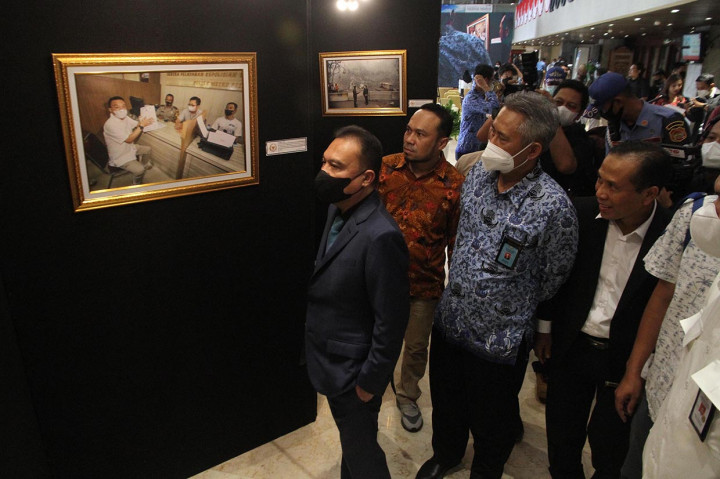 Pameran Foto Jurnalistik Warna-warni Parlemen XII 2022 ini mengambil tema
