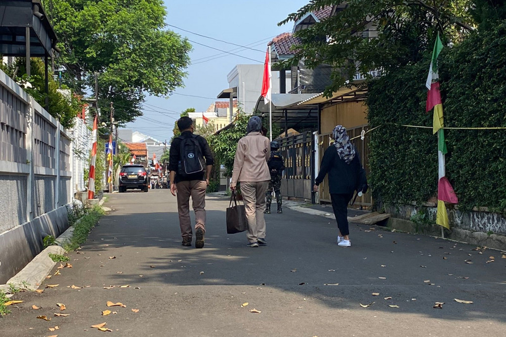 Berdasarkan keterangan polisi, seluruh tersangka akan didatangkan oleh penyidik dalam proses rekonstruksi, yakni Bharada Eliezer, Bripka Ricky Rizal, Kuat Ma’ruf, Ferdy Sambo, dan Putri Candrawati. Dari kelima tersangka, hanya Bharada Eliezer yang akan mendapat pengamanan khusus karena merupakan justice colaborator dan dalam perlindungan LPSK.