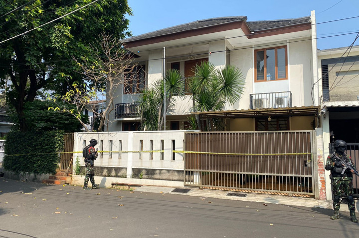 Seperti diketahui, rumah pribadi di jalan Saguling diduga kuat menjadi TKP perencanaan pembunuhan terhadap Brigadir Yosua. Sedangkan rumah Duren Tiga adalah lokasi pembunuhan Brigadir Yosua tanggal delapan Juli lalu. 