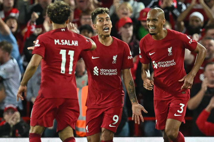 The Reds menyamakan kedudukan lewat serangan balik tepat pada waktu satu jam lewat Roberto Firmino yang menaklukkan kiper Nick Pope.