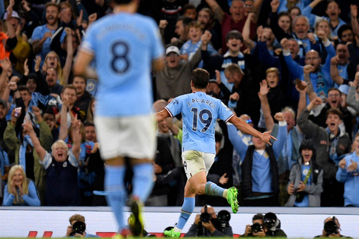 Julian Alvarez kemudian mencetak brace pada menit ke-87 dengan menyambar bola liar setelah sepakan Mahrez diblok barisan belakang Nottingham.