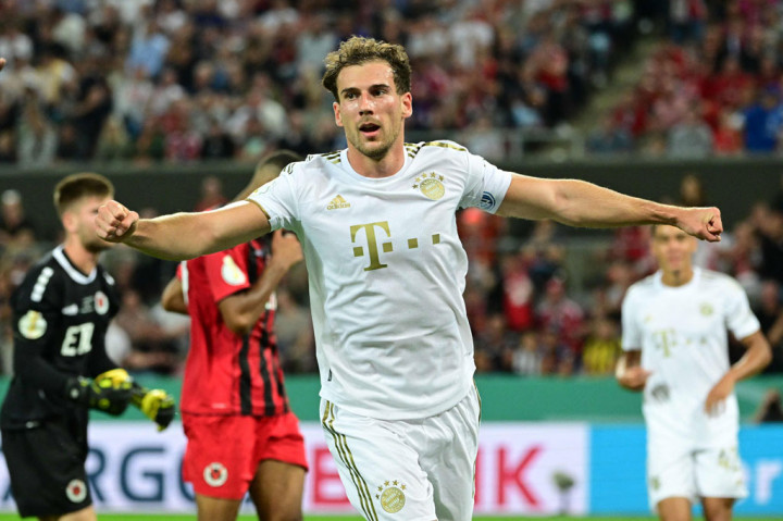 Bayern menambahkan gol kelima melalui gelandang Jerman Leon Goretzka, yang memainkan pertandingan pertamanya musim ini setelah kembali dari cedera lutut.