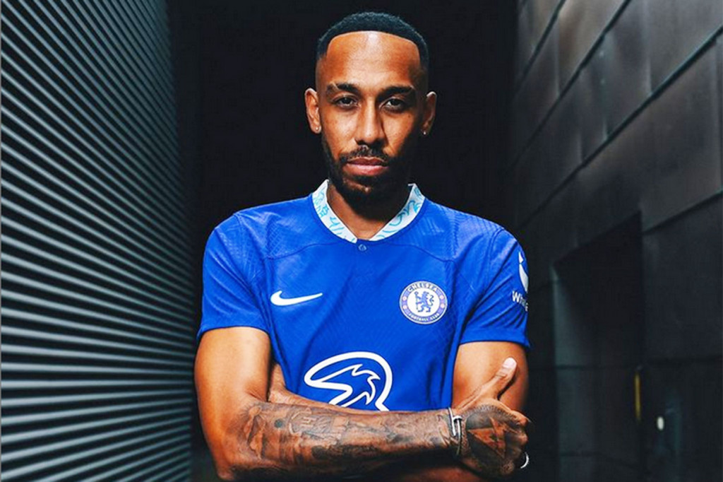 Chelsea resmi mendatangkan pemain depan Barcelona, Pierre-Emerick Aubameyang dalam kesepakatan £10,3 juta (12 juta euro), di penghujung jendela transfer musim panas, Kamis, 1 September 2022 waktu setempat.