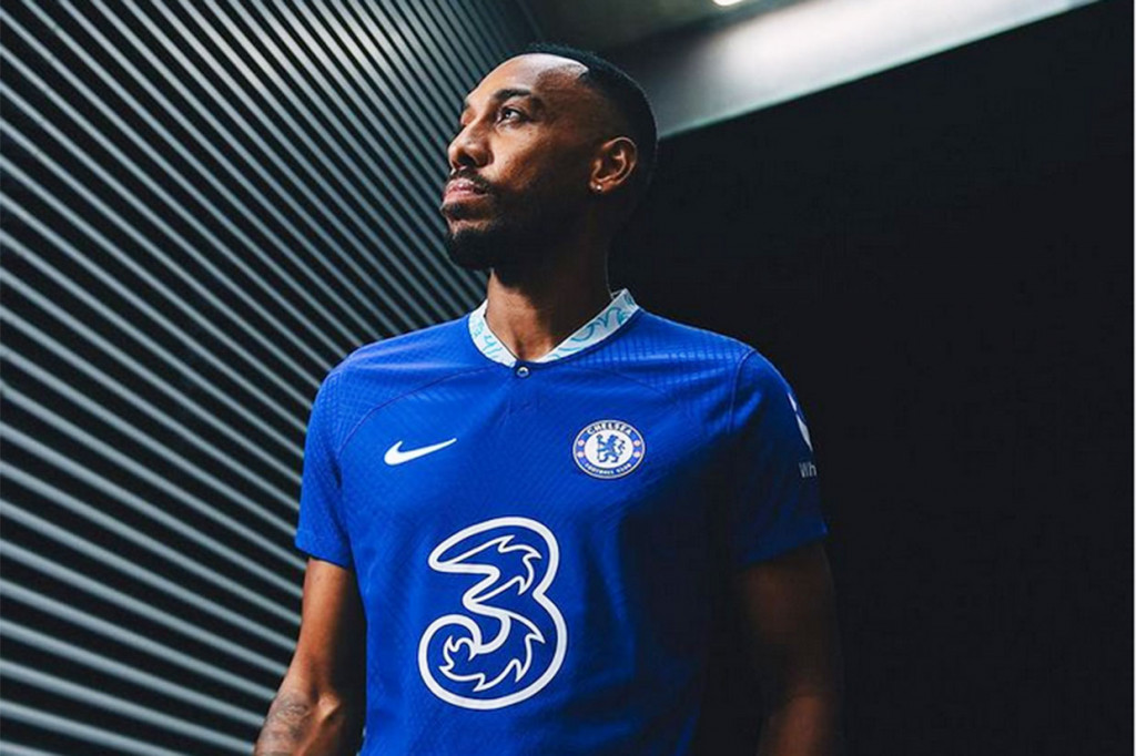 Kesepakatan yang diumumkan setelah jendela resmi ditutup pada 2200 GMT, membawa Aubameyang kembali ke Liga Premier dengan kontrak dua tahun, hanya beberapa bulan setelah ia meninggalkan Arsenal menyusul keretakan dengan manajer The Gunners Mikel Arteta.