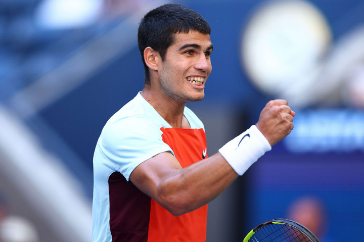 Keberhasilan tersebut adalah kemenangan ke-46 bagi petenis berusia 19 tahun itu, catatan yang sama ditorehkan Stefanos Tsitsipas.