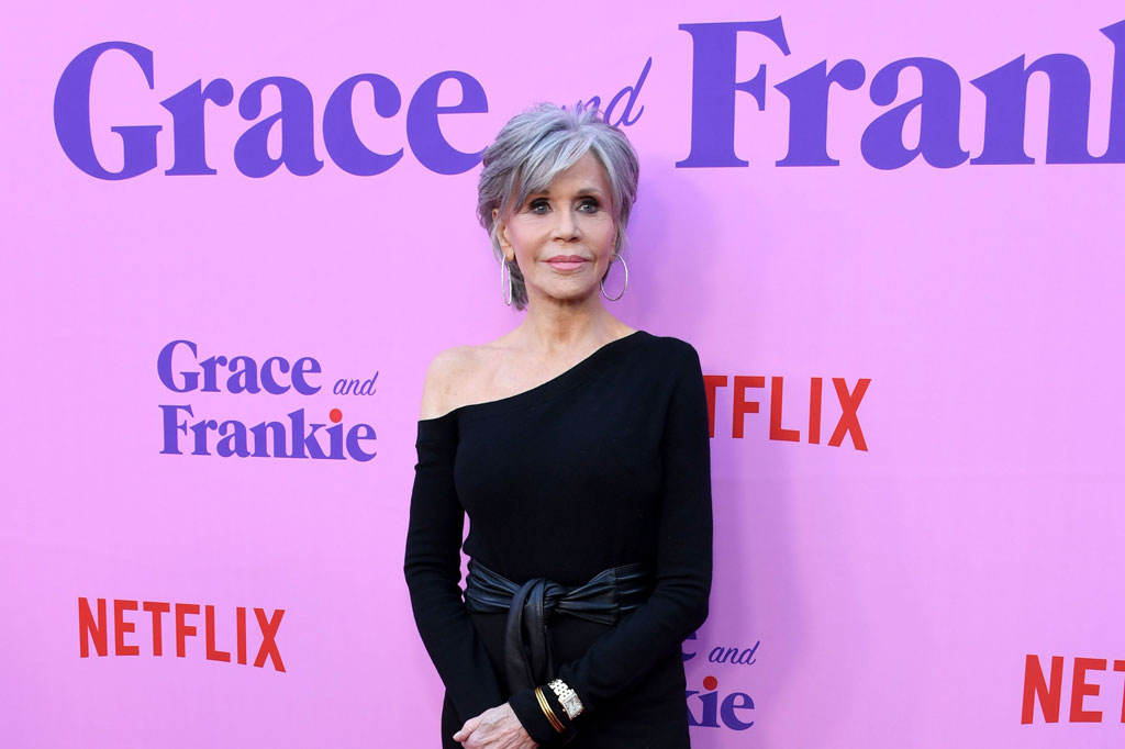 Menurut Mayo Clinic, gejalanya bisa meliputi: pembengkakan kelenjar getah bening, sakit perut atau bengkak, nyeri dada, batuk atau kesulitan bernapas, serta kelelahan dan demam yang terus-menerus.