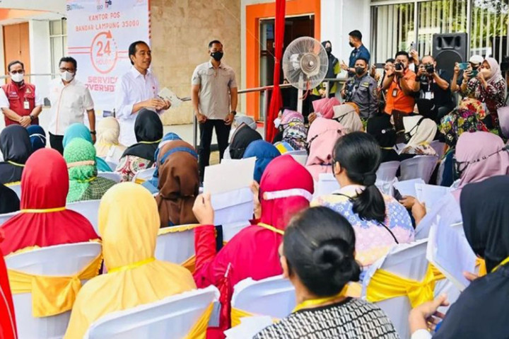 Usai menyaksikan penyaluran BLT BBM, Presiden menyampaikan kepada awak media bahwa prosesnya sudah berjalan baik. 