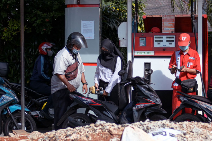 Pemerintah menyesuaikan harga BBM subsidi Pertalite menjadi Rp10 ribu per liter, dari sebelumnya Rp7.650 per liter, mulai Sabtu, 3 September 2022.