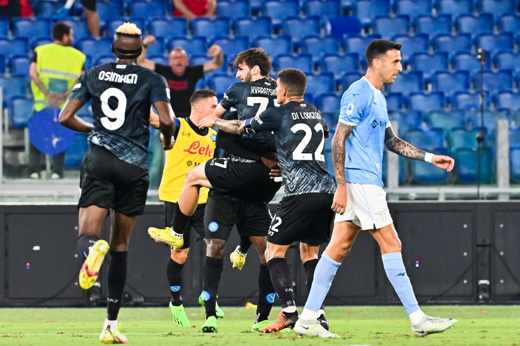 Khvicha Kvaratskhelia melakukan selebrasi usai mencetak gol ke gawang Lazio pada pekan kelima Serie A, Minggu, 4 September 2022, dini hari WIB.