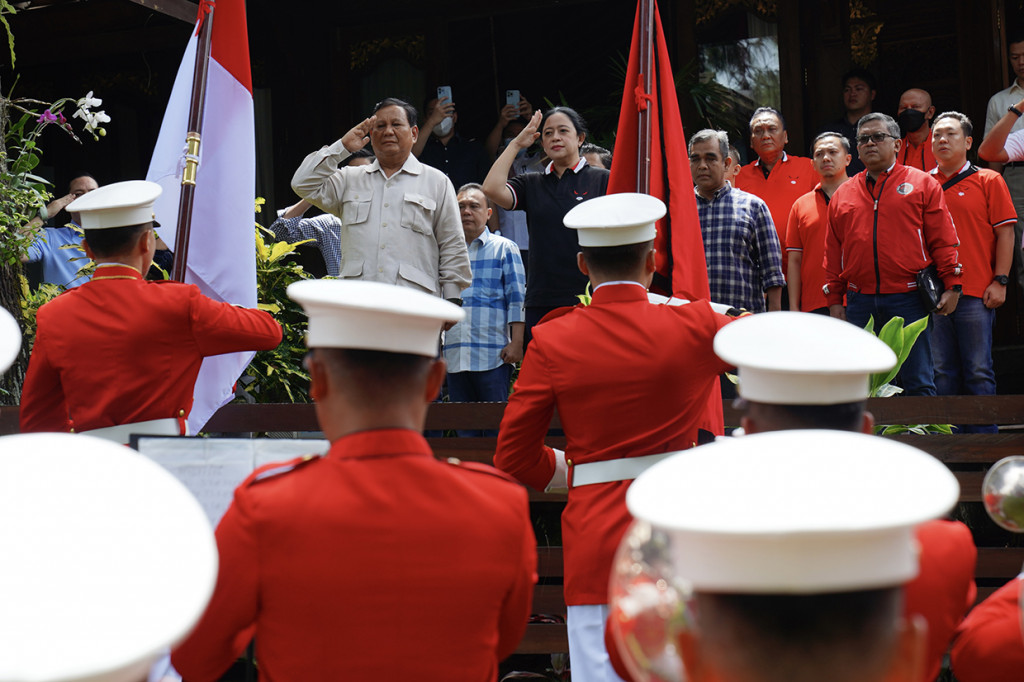 Ketua DPP PDI Perjuangan sekaligus Ketua DPR Puan Maharani hari ini menyambangi kediaman Prabowo Subianto. Ini adalah rangkaian safari politik Puan yang memang ditugaskan oleh Ketua Umum PDIP Megawati Soekarnoputri.