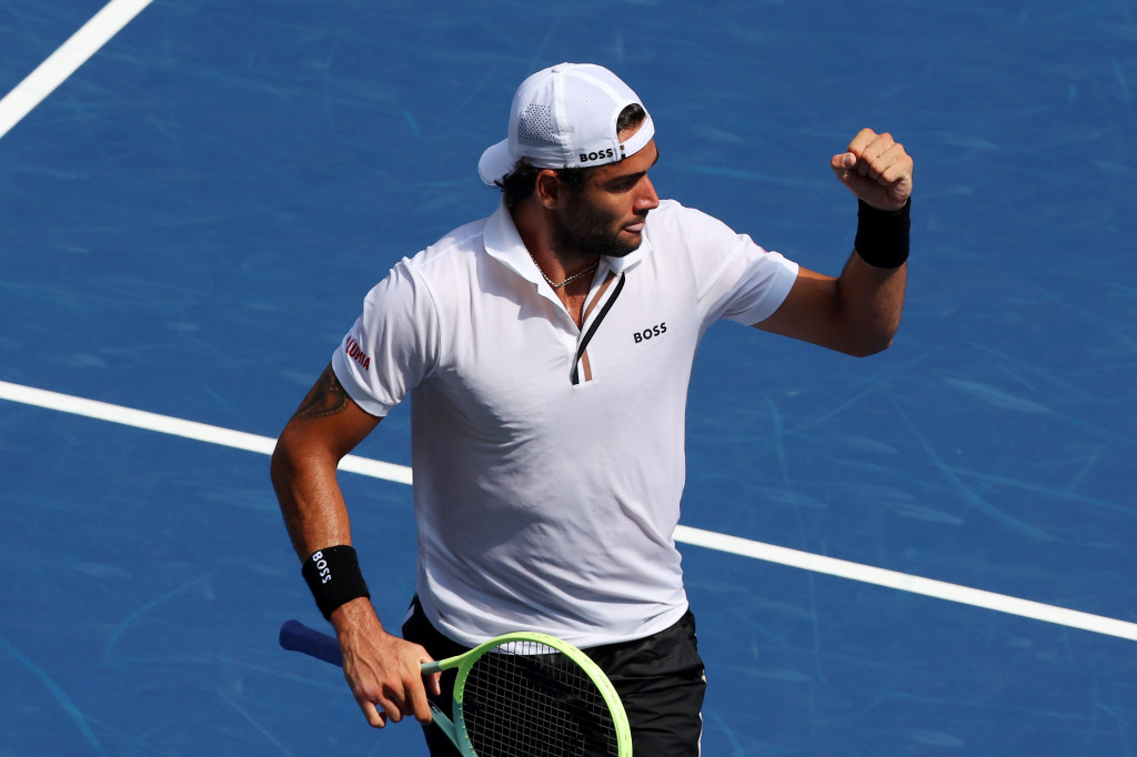 Petenis Italia Matteo Berrettini mencapai perempat final US Open 2022 kedua berturut-turut meski dengan menguras keringat. 