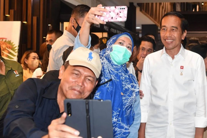 Selain melihat beberapa produk retail, kedua pemimpin negara juga disuguhkan beberapa pertunjukan kesenian yakni tarian Cendrawasih yang berasal dari Provinsi Bali serta pertunjukan musik dari musisi Difki Khalif dan Segara.