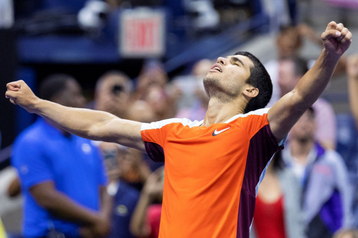 Carlos Alcaraz menembus perempat final US Open untuk tahun kedua berturut-turut, yang berakhir pada Selasa, 6 September 2022 dini hari waktu New York.