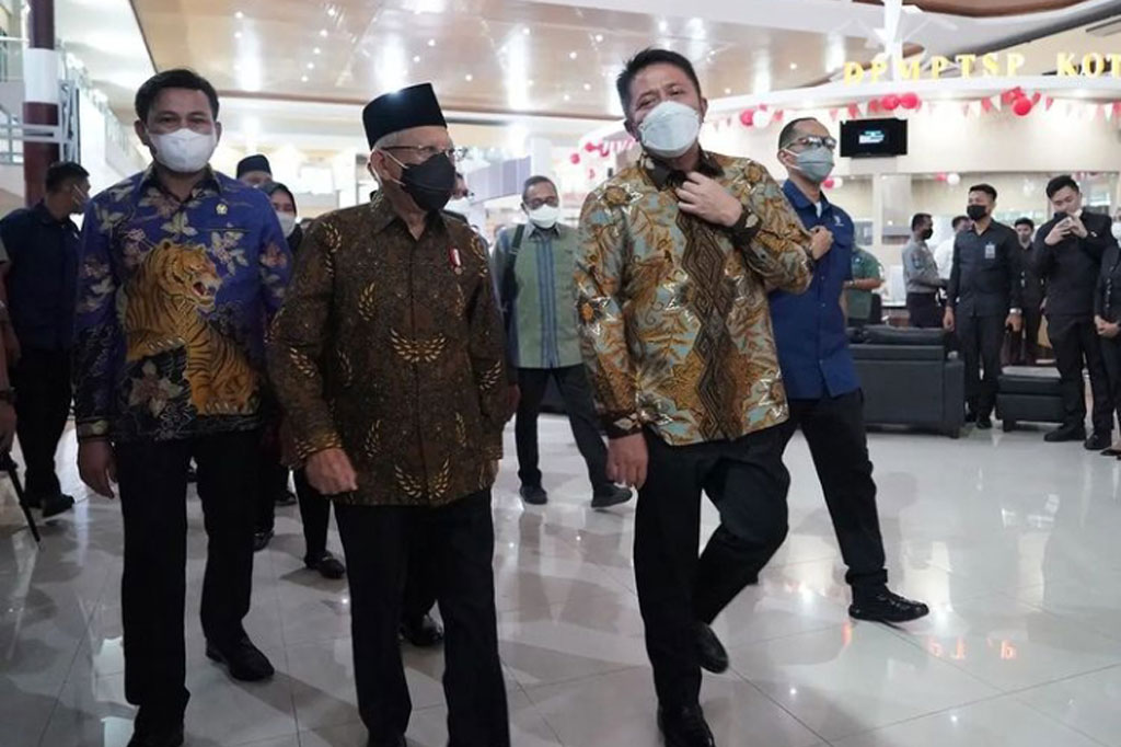 Di MPP yang diresmikan 27 November 2020 dan menyediakan 373 jenis layanan dari 28 instansi itu, Wapres Ma'ruf melihat langsung alur pelayanan yang diberikan kepada masyarakat.