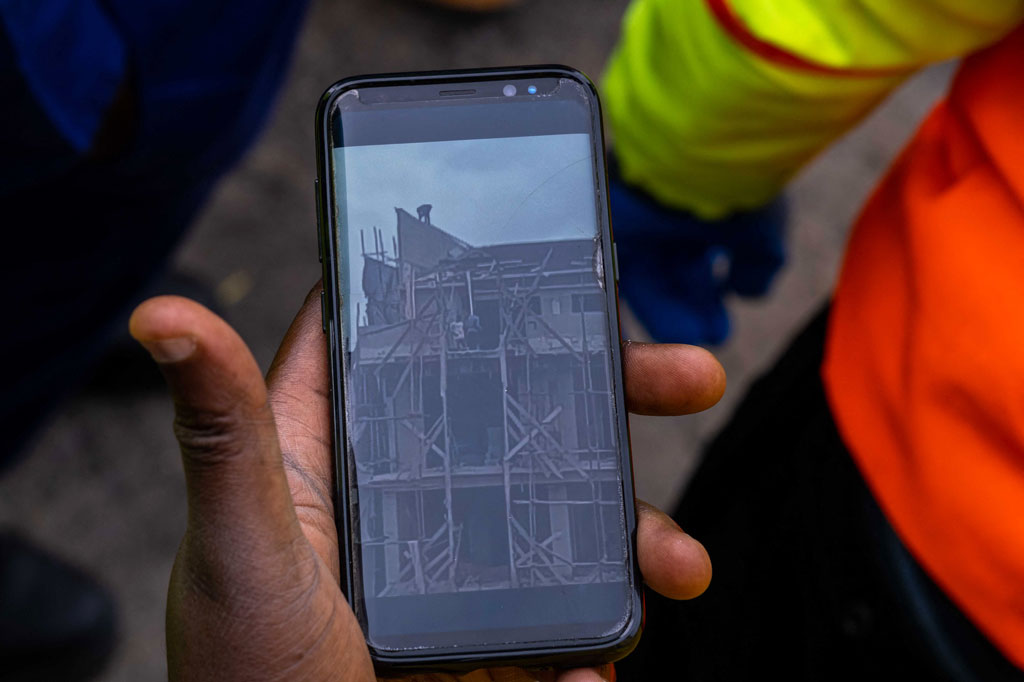 Kejadian itu adalah tragedi bangunan runtuh terbaru di negara terpadat di Afrika di mana banyak yang tinggal di bangunan bobrok dan peraturan keselamatan konstruksi sering diabaikan.