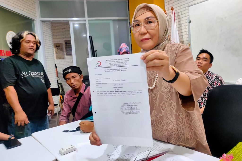 Pihak keluarga dari santri yang meninggal dunia karena dugaan penganiayaan di Pondok Modern Darussalam Gontor 1 Pusat, Kabupaten Ponorogo, Jawa Timur, mendesak aparat kepolisian setempat untuk memproses hukum dan mengusut tuntas kasus tersebut.