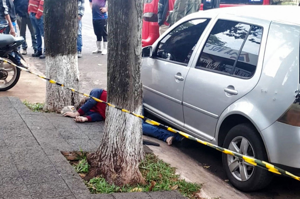 Seorang jurnalis untuk sebuah stasiun radio Paraguay ditembak mati oleh dua pria yang mengendarai sepeda motor, di bagian utara negara itu, Selasa, 6 September 2022 waktu setempat. Di kota tersebut wali kotanya sendiri yang tengah memerangi kejahatan dibunuh pada Mei lalu.
